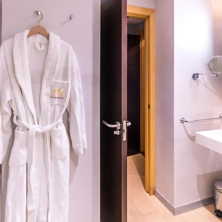 Madanis Hotel L'Hospitalet de Llobregat