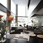 Madanis Hotel 4*