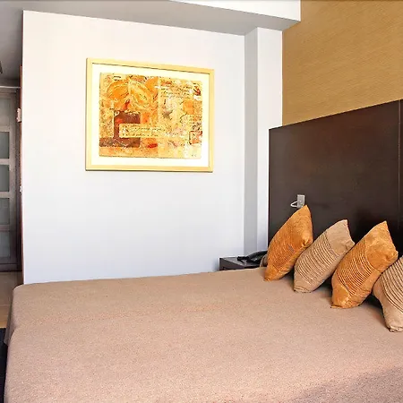 Hotel Madanis L'Hospitalet de Llobregat